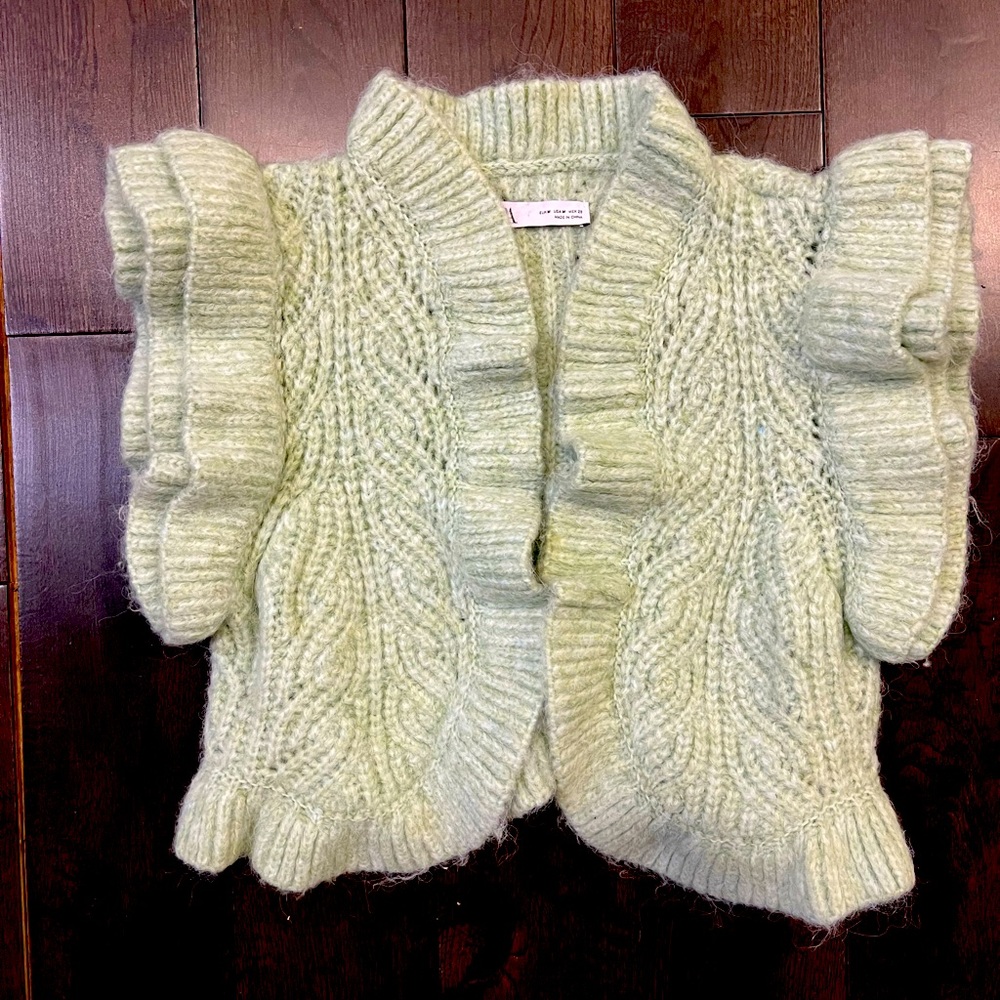 Women’s knit sleeveless crop cardigan